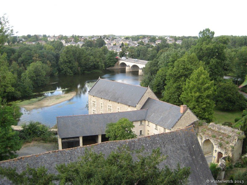 montreuilbellaya2.jpg